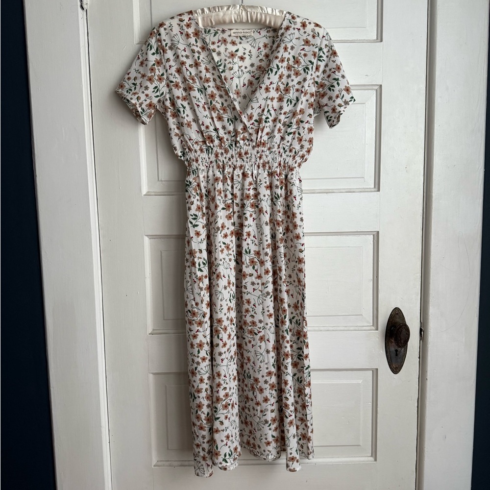 Chic Floral Midi Dress in White and Brown